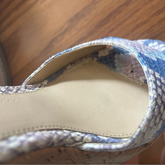 Vince Camuto Blue and Tan Snakeskin Platform Wedges - Picture 6 of 7